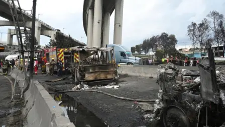 Autoridades continúan con la investigación del hecho, así como con el seguimiento para la reparación de daños.

Para más información del tema, visita: https://www.eleconomista.com.mx/politica/explosion-pipa-iztapalapa-aumenta-27-cifra-muertos-tragedia-concordia-20250920-778010.html

¡Síguenos en nuestras redes sociales para mantenerte informado!

Twitter: https://twitter.com/eleconomista 
Facebook: https://www.facebook.com/ElEconomista.mx
Instagram: https://www.instagram.com/eleconomistamx
LinkedIn: https://www.linkedin.com/company/el-economista/
T

#ElEconomista #EETV