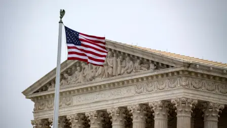 El tribunal argumentó que salvaguardar la autoridad del presidente en materia de política exterior parece "superar el posible daño" que sufrirían los destinatarios de dicha ayuda.

Para más información del tema, visita: https://www.eleconomista.com.mx/internacionales/corte-suprema-eu-aprueba-congelar-4-000-millones-dolares-fondos-ayuda-exterior-20250926-778934.html

¡Síguenos en nuestras redes sociales para mantenerte informado!

Twitter: https://twitter.com/eleconomista 
Facebook: https://www.facebook.com/ElEconomista.mx
Instagram: https://www.instagram.com/eleconomistamx
LinkedIn: https://www.linkedin.com/company/el-economista/
T

#ElEconomista #EETV