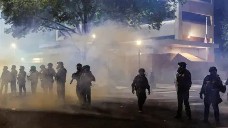 Trump ha hecho de la delincuencia uno de los principales focos de su gobierno, a pesar de que las tasas de crímenes violentos han caído.

Para más información del tema, visita: https://www.eleconomista.com.mx/internacionales/trump-ordena-despliegue-tropas-portland-instalaciones-ice-20250927-778983.html

¡Síguenos en nuestras redes sociales para mantenerte informado!

Twitter: https://twitter.com/eleconomista 
Facebook: https://www.facebook.com/ElEconomista.mx
Instagram: https://www.instagram.com/eleconomistamx
LinkedIn: https://www.linkedin.com/company/el-economista/

#ElEconomista #Trump #Portland