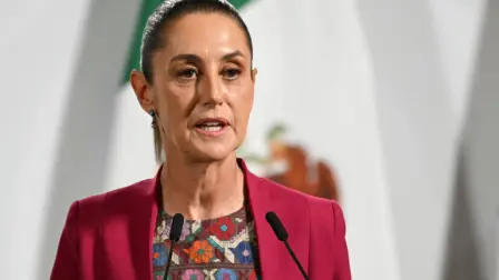 La presidenta Claudia Sheinbaum anunció este sábado un acuerdo sin precedentes con Estados Unidos para reforzar el control del tráfico de armas en la frontera norte, en un paso que calificó de “histórico” para la seguridad del país.

Para más información del tema, visita: https://www.eleconomista.com.mx/politica/sheinbaum-soberania-negociable-celebra-acuerdo-estados-unidos-trafico-armas-20250927-779012.html

¡Síguenos en nuestras redes sociales para mantenerte informado!

Twitter: https://twitter.com/eleconomista 
Facebook: https://www.facebook.com/ElEconomista.mx
Instagram: https://www.instagram.com/eleconomistamx
LinkedIn: https://www.linkedin.com/company/el-economista/
T

#ElEconomista #EETV