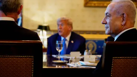 Expertos consideran que Netanyahu está acorralado para zanjar la guerra, en medio de una presión creciente a nivel nacional e internacional.

Para más información del tema, visita: https://www.eleconomista.com.mx/internacionales/netanyahu-reunira-trump-medio-aislamiento-creciente-israel-20250928-779058.html

¡Síguenos en nuestras redes sociales para mantenerte informado!

Twitter: https://twitter.com/eleconomista 
Facebook: https://www.facebook.com/ElEconomista.mx
Instagram: https://www.instagram.com/eleconomistamx
LinkedIn: https://www.linkedin.com/company/el-economista/

#ElEconomista #Netanyahu #Trump