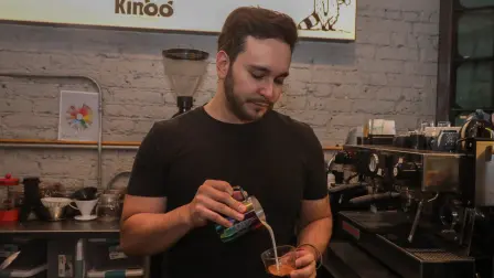 Alejandro Martínez dueño de Kinno Café. Foto Rosario Servin
