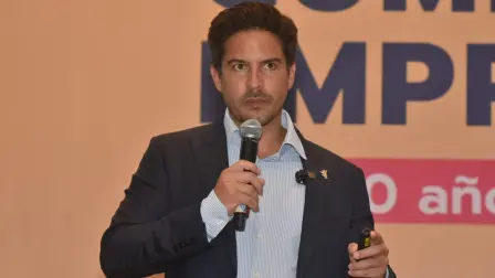 Víctor-González-Herrera-farmacias-similares