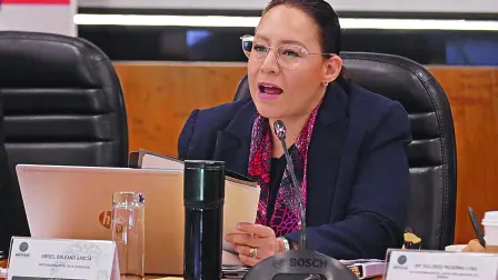 Comparecencia de MarÌa del Carmen Bonilla subsecretaria de Hacienda; Antonio Martinez Dagnino, jefe del SAT; Carlos Lerma Cotera, subsecretario de ingresos; Grisel Galeano GarcÌa procuradora Fiscal de la FederaciÛn, ante la ComisiÛn de Hacienda de la C·mara de Diputados presidida por el diputado Carol Antonio Altamirano, presidente de dicha comisión.