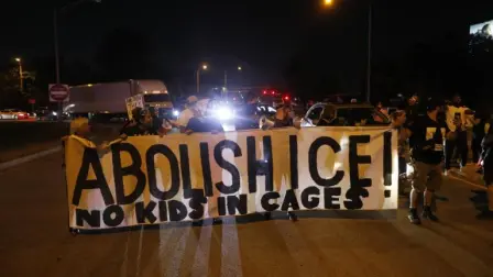 El gobernador de California, el demócrata Gavin Newsom, criticó que el presidente haya desplegado a la estatal Guardia Nacional.

Para más información del tema, visita: https://www.eleconomista.com.mx/internacionales/gobierno-donald-trump-declara-ciudades-eu-zona-guerra-20251005-780084.html

¡Síguenos en nuestras redes sociales para mantenerte informado!

Twitter: https://twitter.com/eleconomista 
Facebook: https://www.facebook.com/ElEconomista.mx
Instagram: https://www.instagram.com/eleconomistamx
LinkedIn: https://www.linkedin.com/company/el-economista/
T

#ElEconomista #EETV