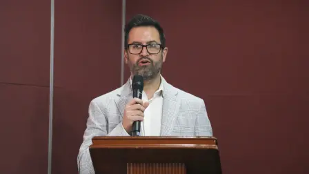 Alfonso Iracheta, titular del Insus, durante la toma de protesta del comité directivo del Consejo Nacional de Organismos Estatales de Vivienda.