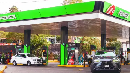 El organismo regulador busca fortalecer y simplificar el control administrativo de los permisos de las actividades en materia de petrolíferos.

Para más información del tema, visita: https://www.eleconomista.com.mx/empresas/comision-nacional-energia-emite-nuevo-formato-unico-gasolineras-pais-20251006-780215.html

¡Síguenos en nuestras redes sociales para mantenerte informado!

Twitter: https://twitter.com/eleconomista 
Facebook: https://www.facebook.com/ElEconomista.mx
Instagram: https://www.instagram.com/eleconomistamx
LinkedIn: https://www.linkedin.com/company/el-economista/

#ElEconomista #EETV