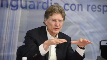 Enrique de la Madrid en reunión con integrantes del CICM