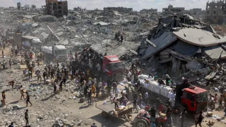 El 12 de octubre se mantuvo un alto el fuego en Gaza por tercer día, antes de un intercambio de rehenes y prisioneros propuesto por Estados Unidos y una cumbre destinada a trazar un camino hacia la paz después de dos años de guerra. Foto: AFP