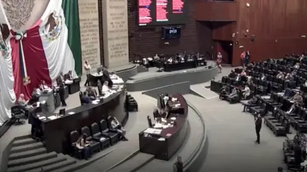 Los diputados afirmaron que se ha observado un uso excesivo e inapropiado en el consumo de sueros orales con y sin registro sanitario.

Para más información del tema, visita: https://www.eleconomista.com.mx/politica/diputados-avalan-impuesto-3-pesos-sueros-orales-bebidas-electroliticas-20251016-782193.html

¡Síguenos en nuestras redes sociales para mantenerte informado!

Twitter: https://twitter.com/eleconomista 
Facebook: https://www.facebook.com/ElEconomista.mx
Instagram: https://www.instagram.com/eleconomistamx
LinkedIn: https://www.linkedin.com/company/el-economista/
T

#ElEconomista #EETV