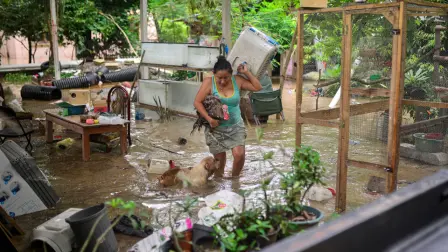 El secretario de Infraestructura, Comunicaciones y Transportes, Jesús Antonio Esteva, informó que 195 de las 288 localidades afectadas por las lluvias registradas en Hidalgo, Puebla, Veracruz, San Luis Potosí y Querétaro, ya cuentan con paso, lo que representa casi el 70% de las comunidades comunicadas.

Para más información del tema, visita: https://www.eleconomista.com.mx/politica/gobierno-informa-aumento-78-numero-muertos-lluvias-20251022-782951.html

¡Síguenos en nuestras redes sociales para mantenerte informado!

Twitter: https://twitter.com/eleconomista
Facebook: https://www.facebook.com/ElEconomista.mx
Instagram: https://www.instagram.com/eleconomistamx
LinkedIn: https://www.linkedin.com/company/el-economista/

#ElEconomista #EETV