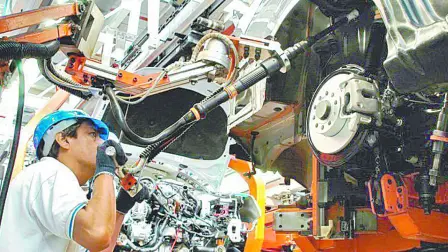 La Industria Nacional de Autopartes confía en la estrategia arancelaria del gobierno mexicano hacia el país asiático –sin tarifas diferenciadas–, porque apunta a fortalecer los vínculos productivos de América del Norte.

Para más información del tema, visita: https://www.eleconomista.com.mx/empresas/gobierno-autopartistas-trabajan-desacoplarse-china-acoplarse-norteamerica-ina-20251023-783277.html

¡Síguenos en nuestras redes sociales para mantenerte informado!

Twitter: https://twitter.com/eleconomista 
Facebook: https://www.facebook.com/ElEconomista.mx
Instagram: https://www.instagram.com/eleconomistamx
LinkedIn: https://www.linkedin.com/company/el-economista/

#ElEconomista #EETV