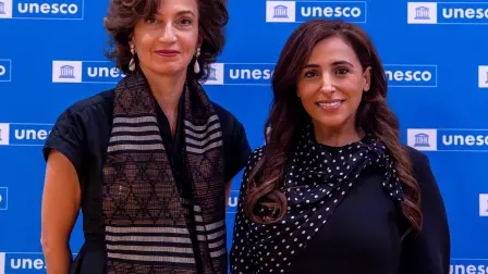 Audrey Azoulay, directora general de la UNESCO y la jequesa Bodour bint Sultan Al Qasimi.