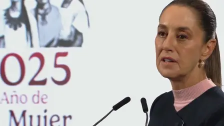 La presidenta Claudia Sheinbaum rechazó la mañana de este miércoles el anuncio de Washington de revocar la aprobación de 13 rutas de aerolíneas mexicanas a Estados Unidos y cancelar vuelos combinados de pasajeros y carga.

Para más información del tema, visita: https://www.eleconomista.com.mx/politica/sheinbaum-rechazar-cancelacion-eu-vuelos-aifa-revisara-protocolos-ataque-lancha-20251029-784051.html

¡Síguenos en nuestras redes sociales para mantenerte informado!

Twitter: https://twitter.com/eleconomista 
Facebook: https://www.facebook.com/ElEconomista.mx
Instagram: https://www.instagram.com/eleconomistamx
LinkedIn: https://www.linkedin.com/company/el-economista/

#ElEconomista #Sheinbaum #AICM #AIFA