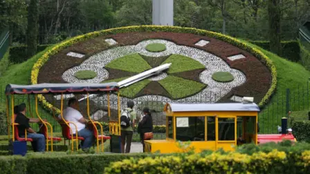 Este cambio sólo aplica para algunas entidades en la frontera del país para sincronizarse con la actividad económica de la zona.

Para más información del tema, visita: https://www.eleconomista.com.mx/estados/estados-aun-aplica-cambio-horario-20251102-780903.html

¡Síguenos en nuestras redes sociales para mantenerte informado!

Twitter: https://twitter.com/eleconomista 
Facebook: https://www.facebook.com/ElEconomista.mx
Instagram: https://www.instagram.com/eleconomistamx
LinkedIn: https://www.linkedin.com/company/el-economista/

#ElEconomista #Cambiodehorario