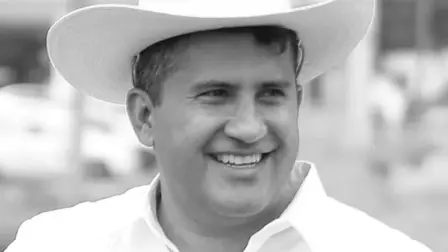 Con el violento asesinato del alcalde de Uruapan, Carlos Manzo, suman ya 10 presidentes municipales o alcaldes que han fallecido de manera violenta desde que inició el actual sexenio.

Para más información del tema, visita: https://www.eleconomista.com.mx/politica/10-alcaldes-presidentes-municipales-han-sido-asesinados-sexenio-20251103-784802.html

¡Síguenos en nuestras redes sociales para mantenerte informado!

Twitter: https://twitter.com/eleconomista 
Facebook: https://www.facebook.com/ElEconomista.mx
Instagram: https://www.instagram.com/eleconomistamx
LinkedIn: https://www.linkedin.com/company/el-economista/

#ElEconomista #EETV