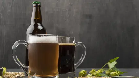 En el Día de la Cerveza Negra repasamos la historia de la stout, cómo llegó a México y por qué sigue siendo una cerveza de nicho, a pesar del auge de la cerveza artesanal.