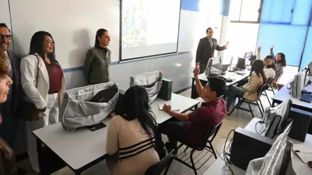 Claudia Sheinbaum Pardo, presidenta de México, pone en marcha el Centro Público de Formación en Inteligencia Artificial.