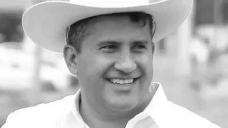 Uruapan se prepara para un paro total y una marcha por la paz. La convocatoria llega tras el homicidio del alcalde Carlos Manzo y los hechos de violencia registrados en días recientes.

Para más información del tema, visita: https://www.eleconomista.com.mx/politica/carlos-manzo-concovan-paro-marcha-paz-uruapan-asesinato-alcalde-20251107-785555.html

¡Síguenos en nuestras redes sociales para mantenerte informado!

Twitter: https://twitter.com/eleconomista
Facebook: https://www.facebook.com/ElEconomista.mx
Instagram: https://www.instagram.com/eleconomistamx
LinkedIn: https://www.linkedin.com/company/el-economista/

#ElEconomista #EETV