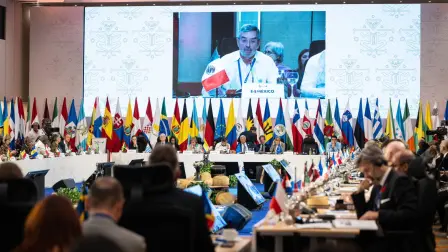 El canciller Juan Ramón de la Fuente durante la IV Cumbre CELAC - UE, en representación de la presidenta Claudia Sheinbaum.