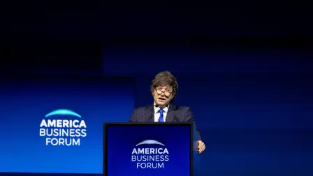 Javier Milei no asistirá a la cumbre del G20 en Sudáfrica y enviará a su canciller, en una decisión alineada con su aliado Donald Trump.