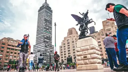 El Fondo Monetario Internacional informó que renovó una Línea de Crédito Flexible a dos años para México por unos 24,000 millones de dólares.

Para más información del tema, visita: https://www.eleconomista.com.mx/sectorfinanciero/fmi-renueva-linea-credito-flexible-mexico-dos-anos-20251114-786670.html

¡Síguenos en nuestras redes sociales para mantenerte informado!

Twitter: https://twitter.com/eleconomista 
Facebook: https://www.facebook.com/ElEconomista.mx
Instagram: https://www.instagram.com/eleconomistamx
LinkedIn: https://www.linkedin.com/company/el-economista/
T

#ElEconomista #EETV