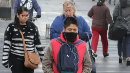 El frente frío número 14 ingresará este sábado al noroeste del país dejando lluvias fuertes, descenso de temperatura, vientos superiores a 60 km/h y posible caída de nieve en zonas serranas, de acuerdo con el Servicio Meteorológico Nacional (SMN).

Para más información del tema, visita: https://www.eleconomista.com.mx/politica/clima-sabado-15-noviembre-frente-frio-14-lluvias-posible-caida-nieve-zonas-serranas-20251115-786750.html

¡Síguenos en nuestras redes sociales para mantenerte informado!

Twitter: https://twitter.com/eleconomista 
Facebook: https://www.facebook.com/ElEconomista.mx
Instagram: https://www.instagram.com/eleconomistamx
LinkedIn: https://www.linkedin.com/company/el-economista/
T

#ElEconomista #EETV