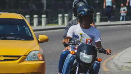 Mototaxi en Cartagena, Colombia.