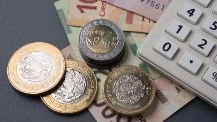 También buscan que se elimine el eliminación del Monto Independiente de Recuperación (MIR).

Para más información del tema, visita: https://www.eleconomista.com.mx/empresas/unt-plantea-conasami-aumento-salarial-directo-20251116-786825.html 

¡Síguenos en nuestras redes sociales para mantenerte informado!

Twitter: https://twitter.com/eleconomista 
Facebook: https://www.facebook.com/ElEconomista.mx
Instagram: https://www.instagram.com/eleconomistamx
LinkedIn: https://www.linkedin.com/company/el-economista/

#ElEconomista #Salario