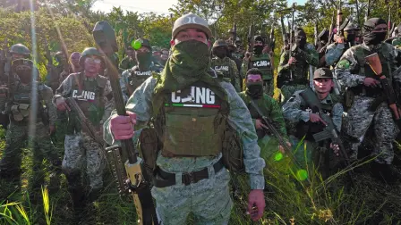 La Policía española anunció este martes haber desmantelado la "oficina" del Cártel Jalisco Nueva Generación (CJNG) en España, encargada de introducir en Europa "grandes cargamentos de cocaína y metanfetamina desde Sudamérica".

Para más información del tema, visita: https://www.eleconomista.com.mx/politica/espana-da-golpe-cjng-desmantela-oficina-hay-20-detenidos-20251118-787094.html

¡Síguenos en nuestras redes sociales para mantenerte informado!

Twitter: https://twitter.com/eleconomista
Facebook: https://www.facebook.com/ElEconomista.mx
Instagram: https://www.instagram.com/eleconomistamx
LinkedIn: https://www.linkedin.com/company/el-economista/

#ElEconomista #EETV