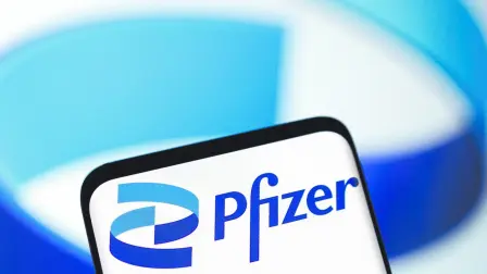La demanda de 2023 contra Pfizer y a su proveedor Tris Pharma fue por distribuir entre 2012 y 2018 el medicamento para el TDAH, Quillivant XR, pese a que el fármaco no superaba los controles de calidad por fallos de fabricación.

Para más información del tema, visita: https://www.eleconomista.com.mx/empresas/pfizer-pagara-41-5-millones-dolares-texas-cerrar-demanda-sobre-medicamentos-adulterados-20251119-787414.html

¡Síguenos en nuestras redes sociales para mantenerte informado!

Twitter: https://twitter.com/eleconomista 
Facebook: https://www.facebook.com/ElEconomista.mx
Instagram: https://www.instagram.com/eleconomistamx
LinkedIn: https://www.linkedin.com/company/el-economista/

#ElEconomista #EETV