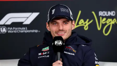 Max Verstappen durante una conferencia de prensa en Las Vegas.