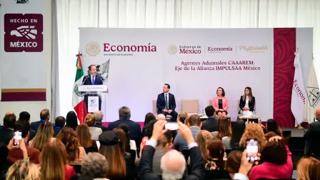 Lazamiento de una iniciativa para fortalecer la profesionalización de los servicios aduanales en México.