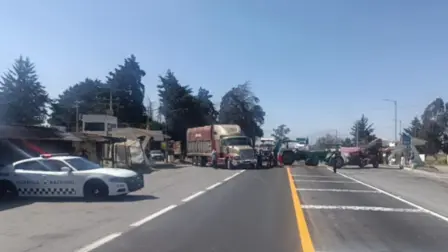 Bloqueo carretero en Tlaxcala.