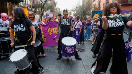Marcha en la Ciudad de México en el marco del Día Internacional de la Eliminación de la Violencia Contra las Mujeres.