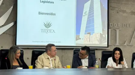 La Cámara Nacional de la Industria Tequilera (CNIT) y el Consejo Regulador del Tequila (CRT), encabezaron una gira y reunión de trabajo con diputadas y diputados federales de diversos grupos parlamentarios.