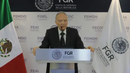 En el documento enviado al Senado, Gertz Manero, argumenta que su dimisión se debe a que la presidenta Claudia Sheinbaum lo ha propuesto para ser embajador.

Para más información del tema, visita: https://www.eleconomista.com.mx/politica/alejandro-gertz-manero-presenta-renuncia-fiscal-general-republica-20251127-788646.html

¡Síguenos en nuestras redes sociales para mantenerte informado!

Twitter: https://twitter.com/eleconomista 
Facebook: https://www.facebook.com/ElEconomista.mx
Instagram: https://www.instagram.com/eleconomistamx
LinkedIn: https://www.linkedin.com/company/el-economista/

#ElEconomista #EETV