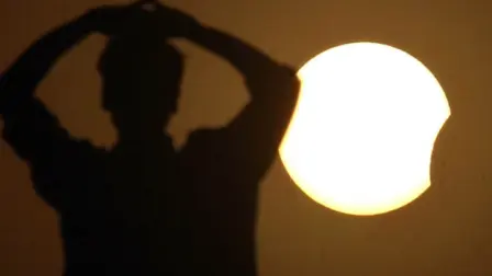 Este eclipse es considerado un gran evento astronómico por su larga duración.

Para más información del tema, visita: https://www.eleconomista.com.mx/arteseideas/nasa-confirma-vera-eclipse-historia-20251130-788909.html 

¡Síguenos en nuestras redes sociales para mantenerte informado!

Twitter: https://twitter.com/eleconomista 
Facebook: https://www.facebook.com/ElEconomista.mx
Instagram: https://www.instagram.com/eleconomistamx
LinkedIn: https://www.linkedin.com/company/el-economista/

#ElEconomista #Nasa #EclipseSolar