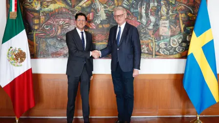 El encargado de despacho de la SRE, Roberto Velasco, se reunió este martes con una delegación del Grupo Wallenberg, encabezada por Carl Bildt.