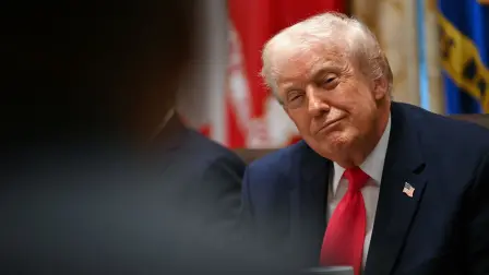 Estados Unidos suspendió el procesamiento de solicitudes de ciudadanía y residencia para migrantes de 19 países, incluidos Cuba, Haití y Venezuela, en una medida que intensifica la política antimigratoria del presidente Donald Trump. 

¡Síguenos en nuestras redes sociales para mantenerte informado! 

Twitter: https://twitter.com/eleconomista 
Facebook: https://www.facebook.com/ElEconomista.mx 
Instagram: https://www.instagram.com/eleconomistamx 
LinkedIn: https://www.linkedin.com/company/el-economista/ 

#ElEconomista #EETV
