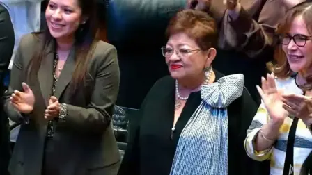 Con 127 votos emitidos, 97 resultaron a favor de quien fungía encargada del despacho de la Fiscalía General de la República, tras la renuncia de Alejandro Gertz Manero.

Para más información del tema, visita: https://www.eleconomista.com.mx/politica/senadores-designan-ernestina-godoy-nueva-titular-fgr-20251203-789486.html

¡Síguenos en nuestras redes sociales para mantenerte informado!

Twitter: https://twitter.com/eleconomista 
Facebook: https://www.facebook.com/ElEconomista.mx
Instagram: https://www.instagram.com/eleconomistamx
LinkedIn: https://www.linkedin.com/company/el-economista/

#ElEconomista #FGR #ErnestinaGodoy