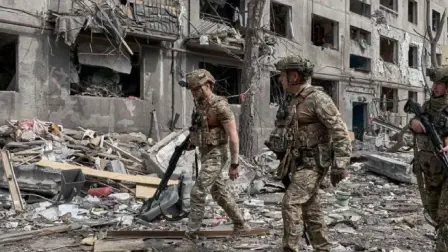 Trump afirma que poner fin al conflicto más mortífero de Europa desde la Segunda Guerra Mundial ha sido hasta ahora el objetivo de política exterior más esquivo de su presidencia.

Para más información del tema, visita: https://www.eleconomista.com.mx/internacionales/enviado-estados-unidos-dice-acuerdo-paz-ucrania-cerca-moscu-afirma-quiere-cambios-radicales-20251207-789984.html 

¡Síguenos en nuestras redes sociales para mantenerte informado!

Twitter: https://twitter.com/eleconomista 
Facebook: https://www.facebook.com/ElEconomista.mx
Instagram: https://www.instagram.com/eleconomistamx
LinkedIn: https://www.linkedin.com/company/el-economista/

#ElEconomista #InvasiónRusa #Ucrania