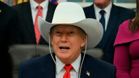 En una entrevista con The Wall Street Journal, el presidente estadounidense consideró que el próximo presidente de la Reserva Federal debería consultarle sobre dónde fijar las tasas de interés.

Para más información del tema, visita: https://www.eleconomista.com.mx/economia/trump-inclina-hassett-warsh-frente-fed-20251212-791081.html

¡Síguenos en nuestras redes sociales para mantenerte informado!

Twitter: https://twitter.com/eleconomista
Facebook: https://www.facebook.com/ElEconomista.mx
Instagram: https://www.instagram.com/eleconomistamx
LinkedIn: https://www.linkedin.com/company/el-economista/

#ElEconomista #EETV