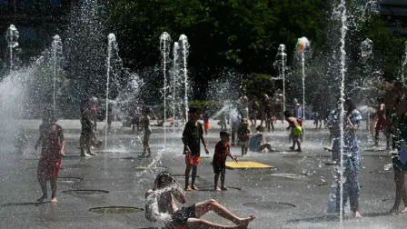 El secretario general de la ONU, Antonio Guterres, advirtió en octubre que el mundo no podría mantener el calentamiento por debajo de 1.5º C los próximos años.

Para más información del tema, visita: https://www.eleconomista.com.mx/arteseideas/2025-apunta-segundo-ano-caluroso-registros-monitor-europeo-20251213-791158.html 

¡Síguenos en nuestras redes sociales para mantenerte informado!

Twitter: https://twitter.com/eleconomista 
Facebook: https://www.facebook.com/ElEconomista.mx
Instagram: https://www.instagram.com/eleconomistamx
LinkedIn: https://www.linkedin.com/company/el-economista/

#ElEconomista #Calor #Copernicus