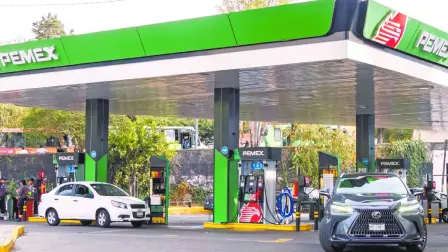 La dependencia informó que los operativos continuarán y llamó a las personas consumidoras a denunciar irregularidades.

Para más información del tema, visita: https://www.eleconomista.com.mx/empresas/profeco-presenta-43-denuncias-penales-gasolineras-vender-litros-incompletos-20251220-792199.html 

¡Síguenos en nuestras redes sociales para mantenerte informado!

Twitter: https://twitter.com/eleconomista 
Facebook: https://www.facebook.com/ElEconomista.mx
Instagram: https://www.instagram.com/eleconomistamx
LinkedIn: https://www.linkedin.com/company/el-economista/

#ElEconomista #Gasolineras #Profeco