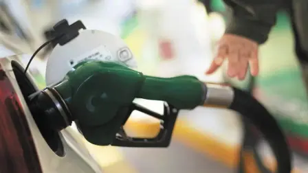 Los automovilistas deberán pagar la cuota completa de IEPS en Navidad.

Para más información del tema, visita: https://www.eleconomista.com.mx/economia/gasolinas-cierran-2025-estimulo-fiscal-20251221-792238.html 

¡Síguenos en nuestras redes sociales para mantenerte informado!

Twitter: https://twitter.com/eleconomista 
Facebook: https://www.facebook.com/ElEconomista.mx
Instagram: https://www.instagram.com/eleconomistamx
LinkedIn: https://www.linkedin.com/company/el-economista/

#ElEconomista #Gasolina #IEPS