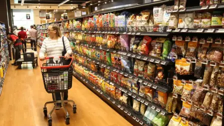 Los gastos excesivos de diciembre, las deudas acumuladas, los compromisos de inicio de año y el aumento generalizado de precios suelen complicar el bolsillo; sin embargo, siempre hay opciones para aligerar la carga y pasarla un poco mejor.

Para más información del tema, visita: https://www.eleconomista.com.mx/finanzaspersonales/cuesta-enero-2026-10-consejos-darle-vuelta-inflacion-alza-impuestos-20260102-792217.html

¡Síguenos en nuestras redes sociales para mantenerte informado!

Twitter: https://twitter.com/eleconomista 
Facebook: https://www.facebook.com/ElEconomista.mx
Instagram: https://www.instagram.com/eleconomistamx
LinkedIn: https://www.linkedin.com/company/el-economista/
T

#ElEconomista #EETV