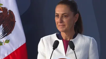 La presidenta de México, Claudia Sheinbaum, descartó este jueves fijar una meta numérica específica en materia de homicidios y subrayó que el compromiso del gobierno federal es seguir disminuyendo los delitos.