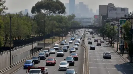 El organismo detalló que a las 16:00 horas de este 8 de enero se registró una concentración horaria máxima de ozono de 160 ppb en la estación Cuajimalpa.

Para más información del tema, visita: https://www.eleconomista.com.mx/politica/doble-hoy-circula-activan-fase-1-contingencia-ambiental-concentracion-ozono-zmvm-20260108-794448.html

¡Síguenos en nuestras redes sociales para mantenerte informado!

Twitter: https://twitter.com/eleconomista 
Facebook: https://www.facebook.com/ElEconomista.mx
Instagram: https://www.instagram.com/eleconomistamx
LinkedIn: https://www.linkedin.com/company/el-economista/

#ElEconomista #EETV