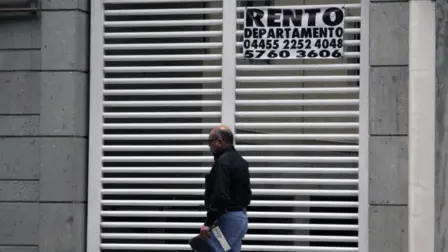 Se estima que 15.7% de los hogares mexicanos habita en alquiler; sin embargo, el porcentaje es mayor en estados como Quintana Roo, Jalisco, Baja California y Ciudad de México

Para más información del tema, visita: https://www.eleconomista.com.mx/econohabitat/vivienda-renta-consolida-opcion-habitar-mexico-20260109-794509.html

¡Síguenos en nuestras redes sociales para mantenerte informado!

Twitter: https://twitter.com/eleconomista 
Facebook: https://www.facebook.com/ElEconomista.mx
Instagram: https://www.instagram.com/eleconomistamx
LinkedIn: https://www.linkedin.com/company/el-economista/

#ElEconomista #EETV